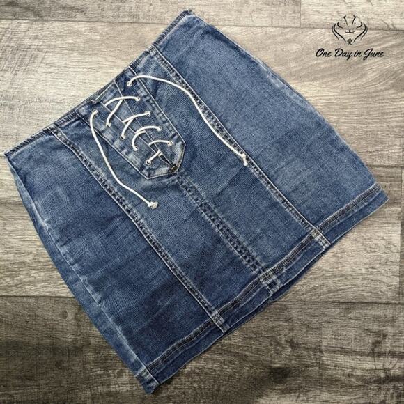 Pacsun Women's Lace Up Front Denim Skirt Size 25 (2) - Picture 1 of 5